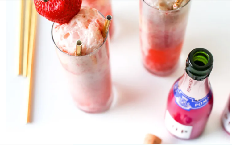 Mixology - Champagne Mixes: Pink Flirtini, Shot